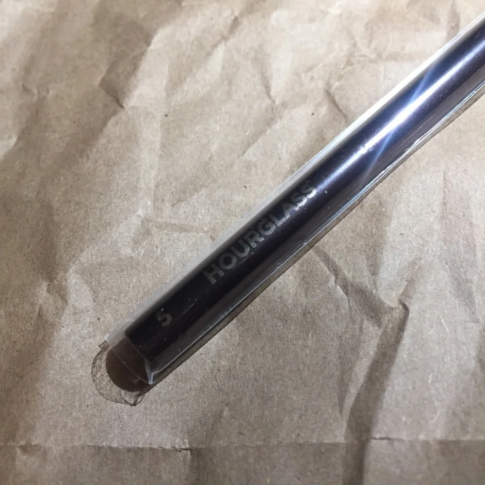 Hourglass concealer brush